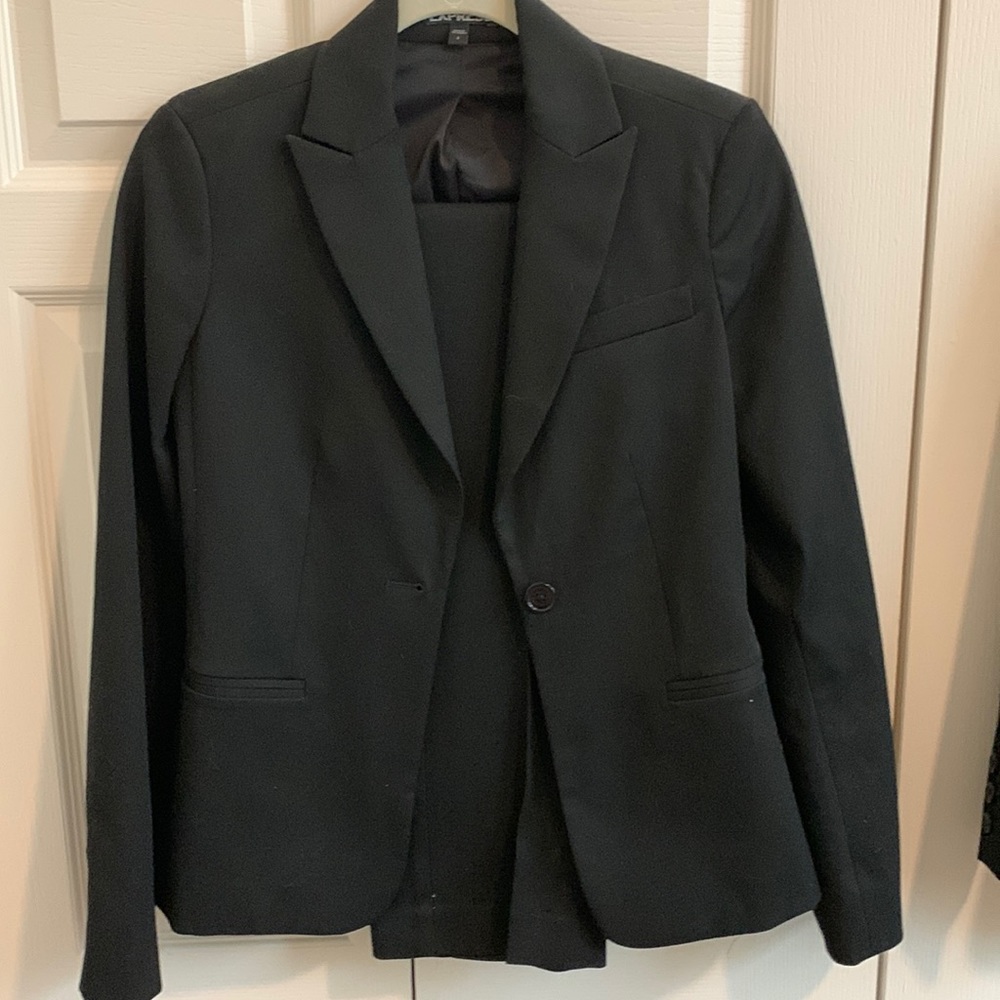 Express Size 2 Womens Suit Set